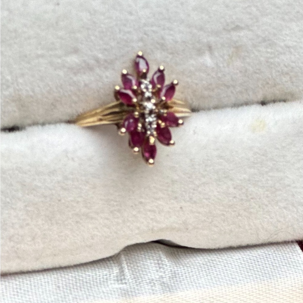Ruby and Diamond Ring Genuine Ruby and Natural Diamonds - Picture 8 of 9